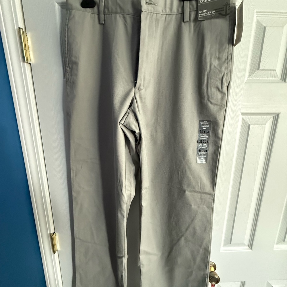 Dockers Men's Light Beige Chinos